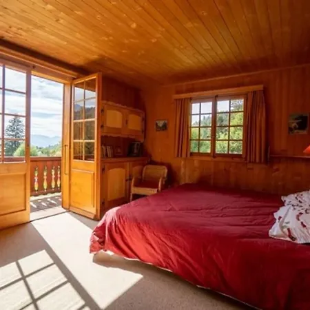 Pauline Chalet